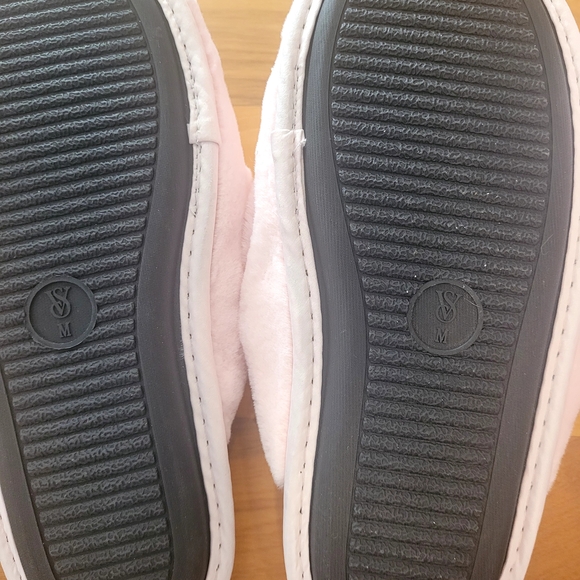 Victoria's Secret Pink Robe and Slippers Set Please Choose 1 Pair Of Slippers - Picture 7 of 9